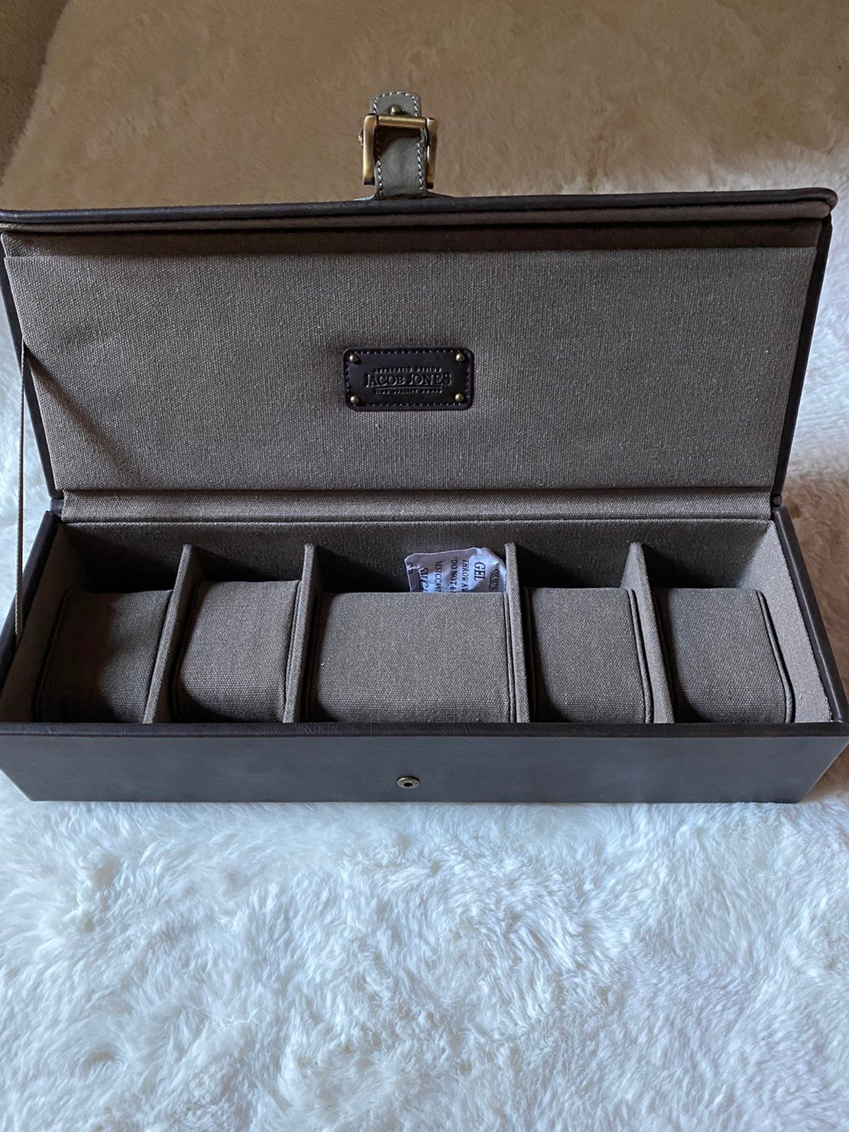 Watch box
