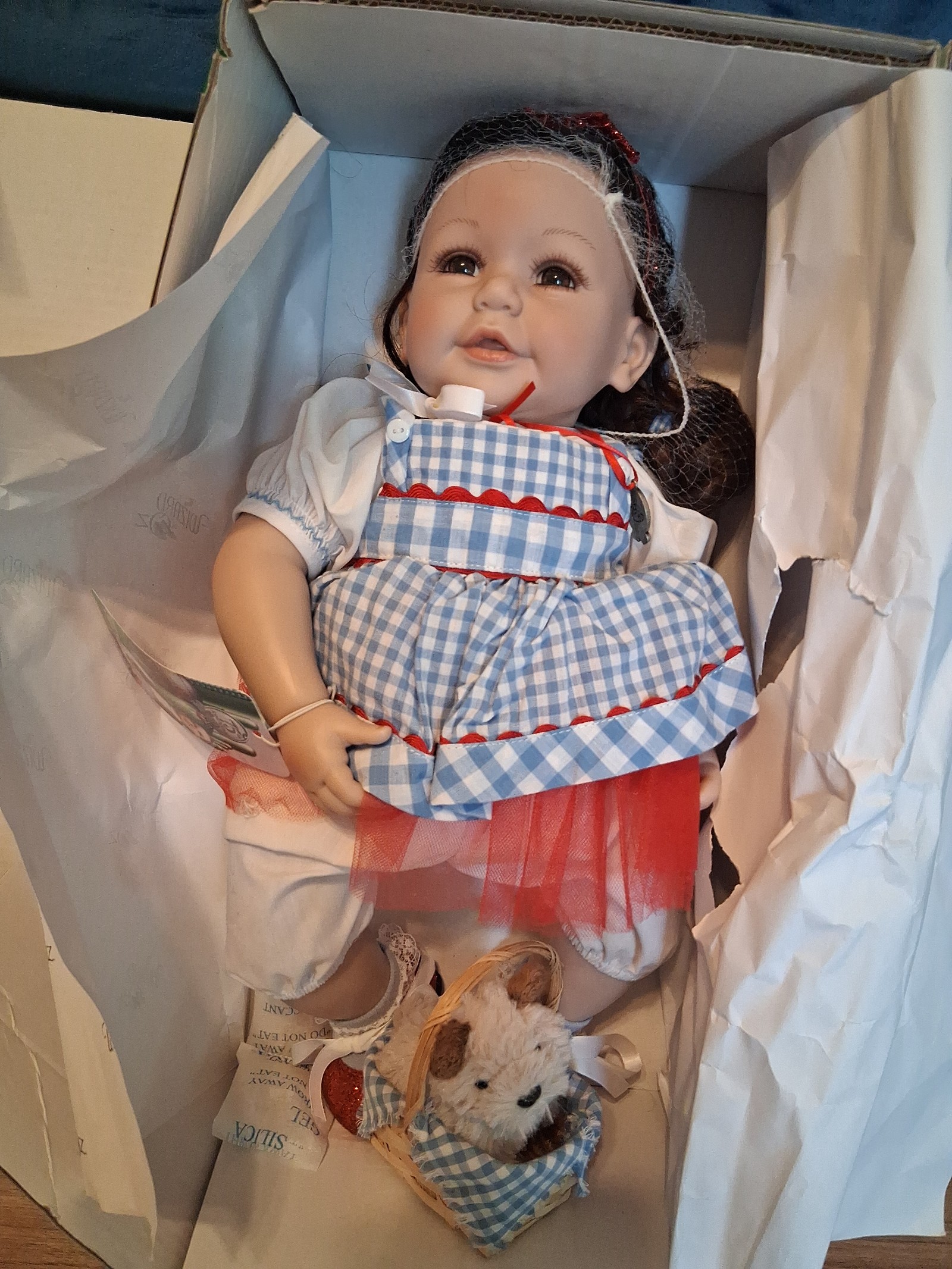 Adora wizard of Oz Dorothy and Toto. 75th anniversary. 19 in new in box
