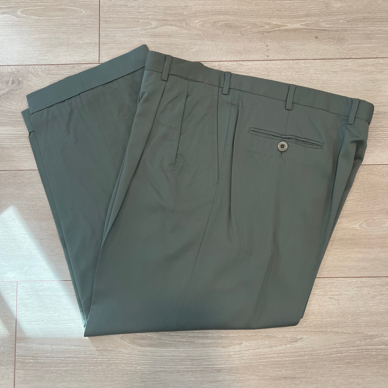 Brioni 100% Wool 140s Cannes Pleated Pants Sage Green Dress Trousers Tan Sz 38 R