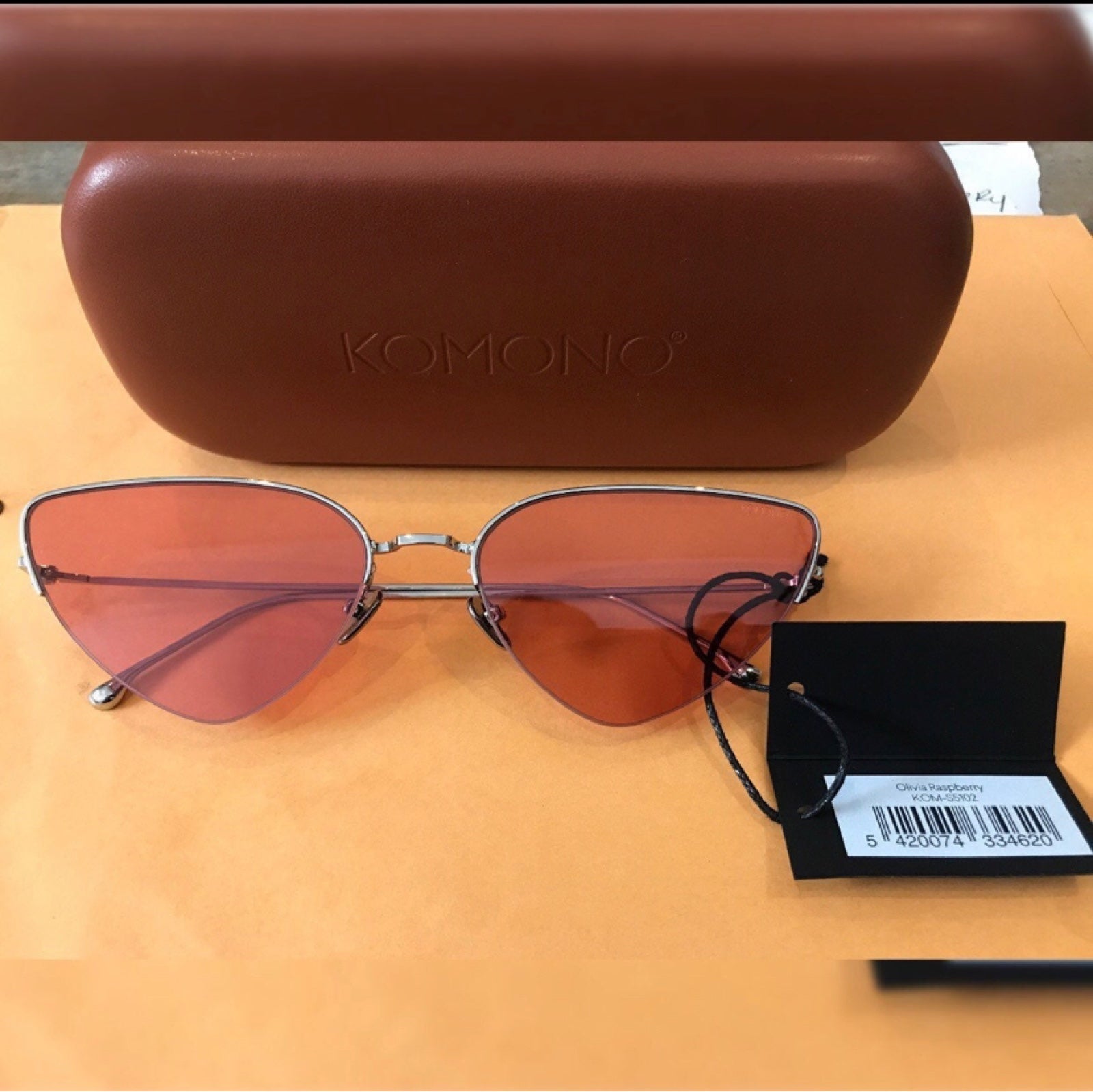 Komono- Olivia Raspberry sunglasses