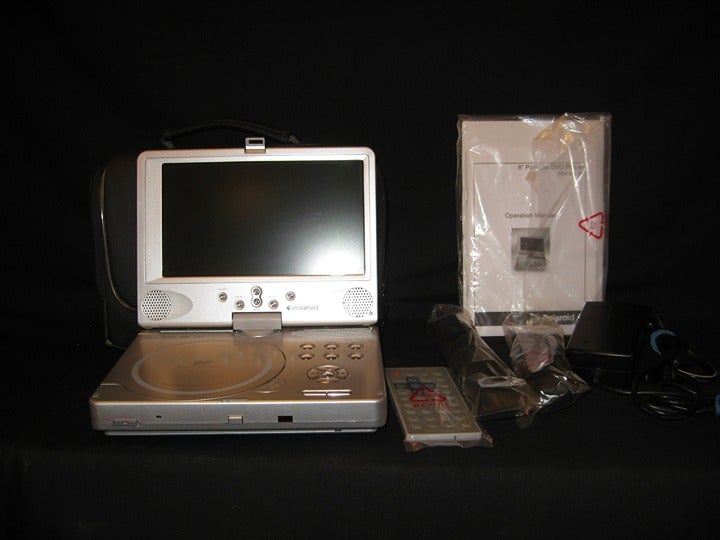 Polaroid Portable Rotating 8 Swivel Screen CD/DVD Player PDV-0823A