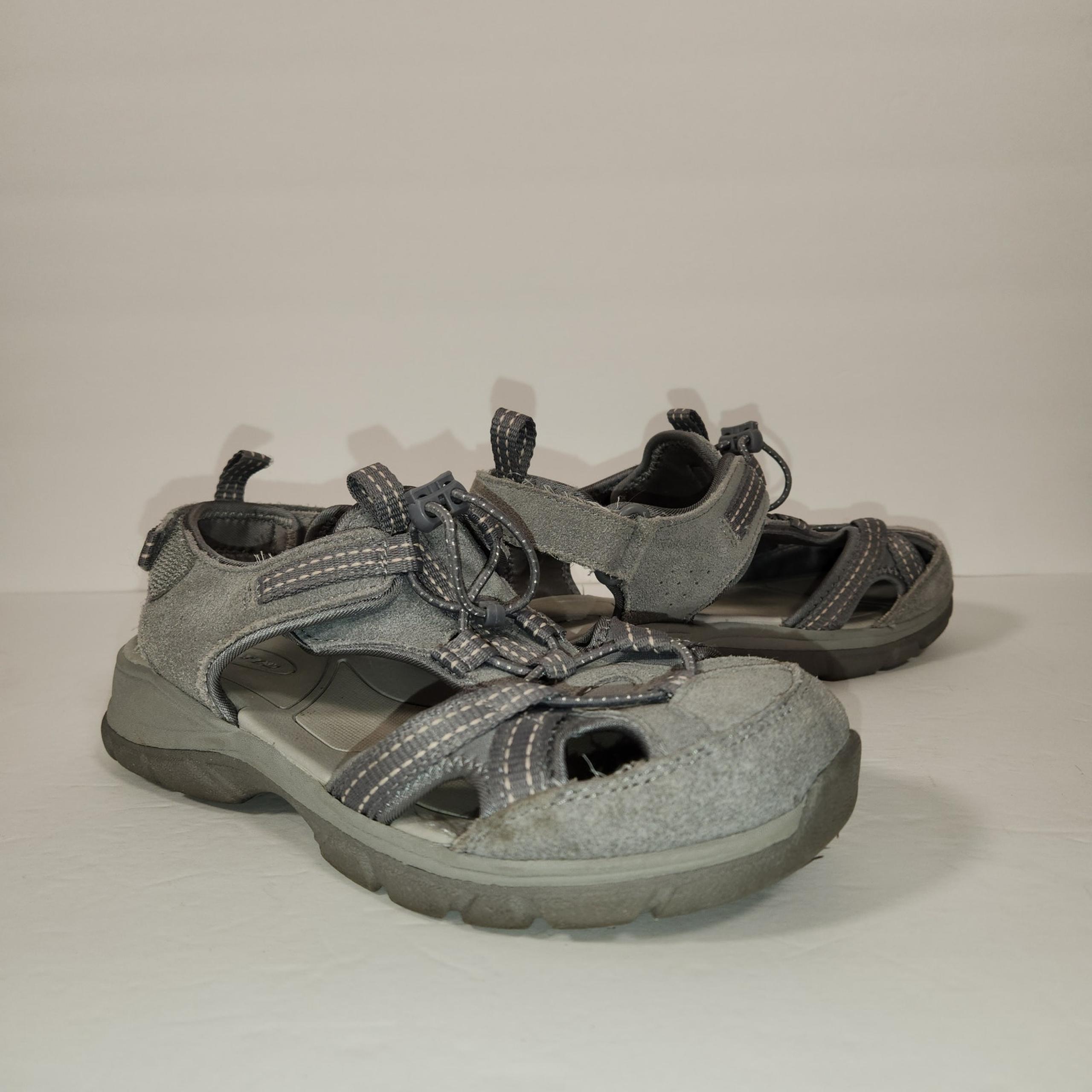 LANDS END Outdoor Sandal Womens 8D Grey Suede Closed Toe Walking Hiking 517104