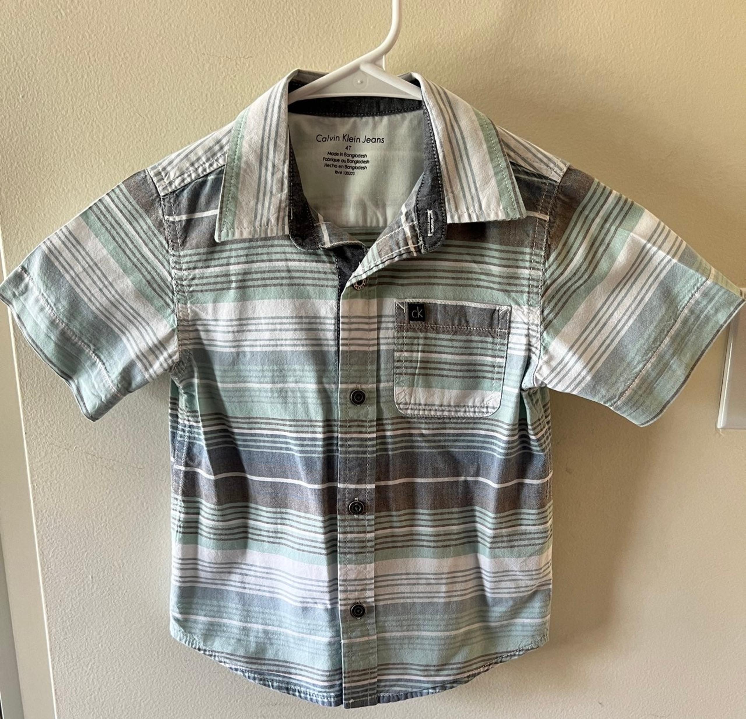Calvin Klein Boy Toddler Short Sleeve Shirt Sz 4T