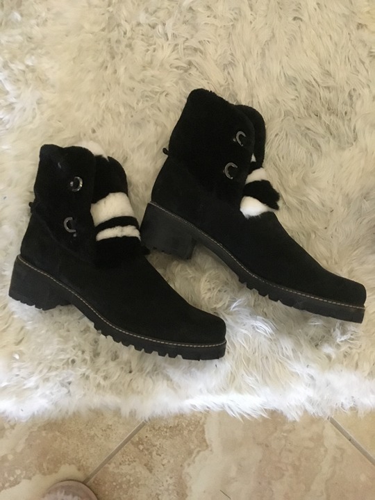 Stuart Weitzman mink trimmed boots size 12 New