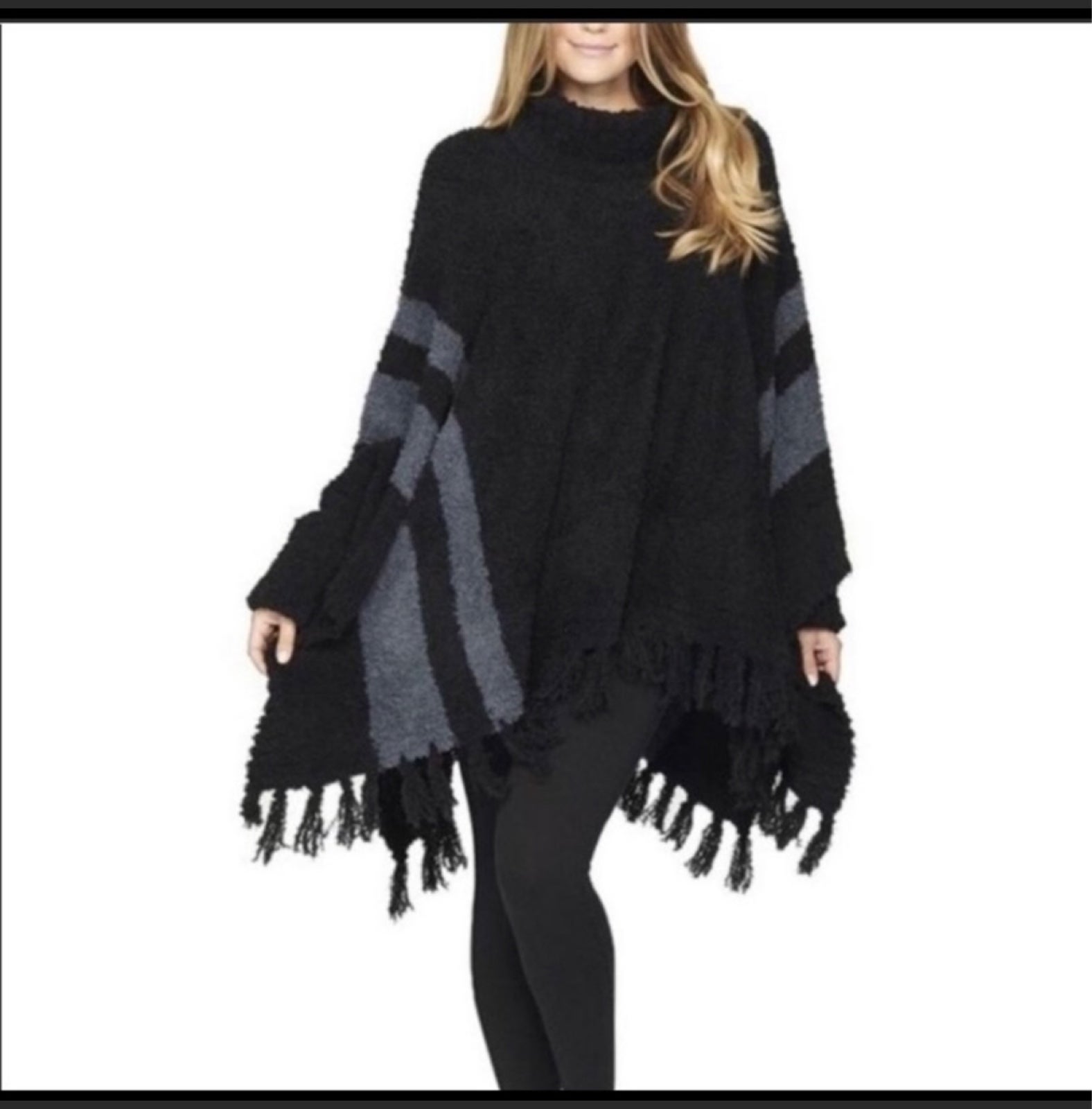 Barefoot dreams fringe poncho one sz