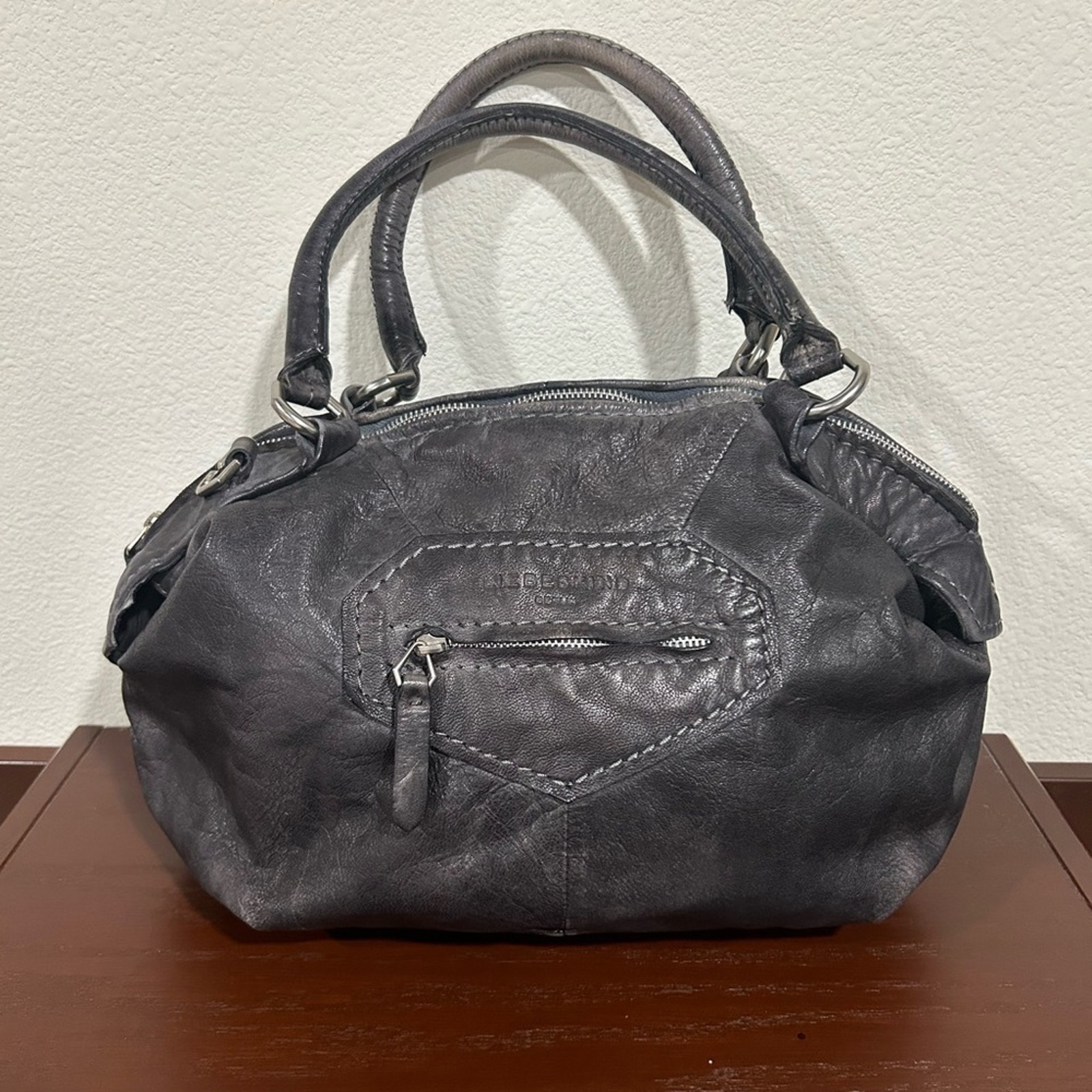 LIEBESKIND Gray Leather Goatskin handbag