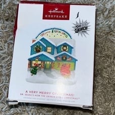 2022 Hallmark Keepsake Dr. Seuss A Very Merry Grinchmas Ornament-NEW