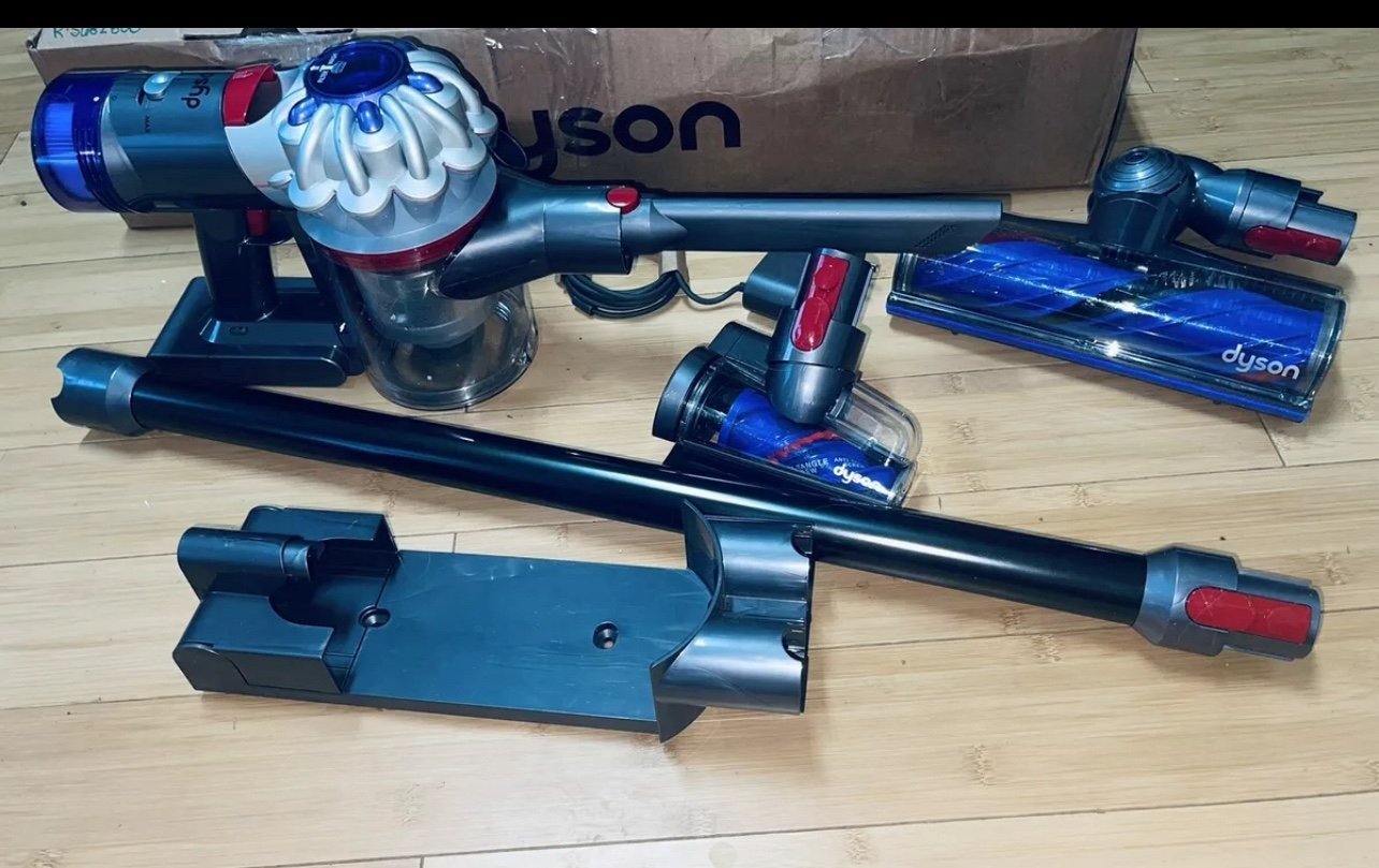 Dyson v8 plus / V8 animal MSRP 350 w/ warranty!