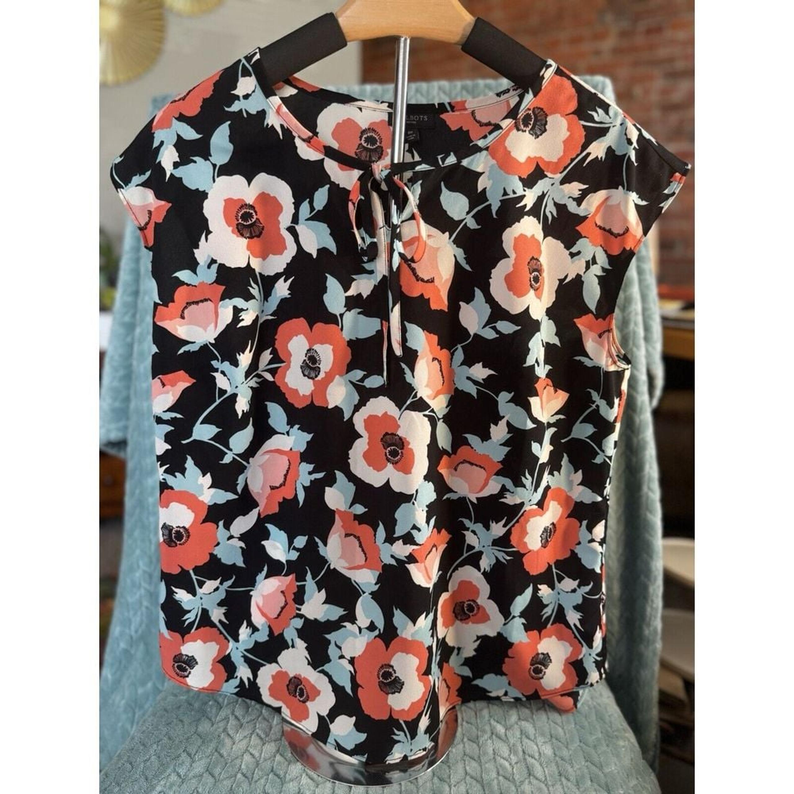 Talbots Women Size 8 Petite Black Floral Lightweight Tie Neck Cap Sleeve Blouse