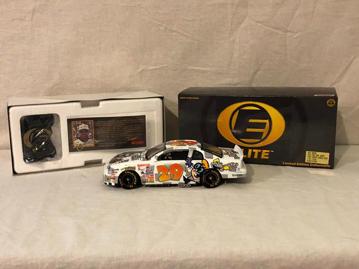 NIB Elite 1997 #29 Jeff Green Tom & Jerry Monte Carlo Elite 1:24 Die cast Car