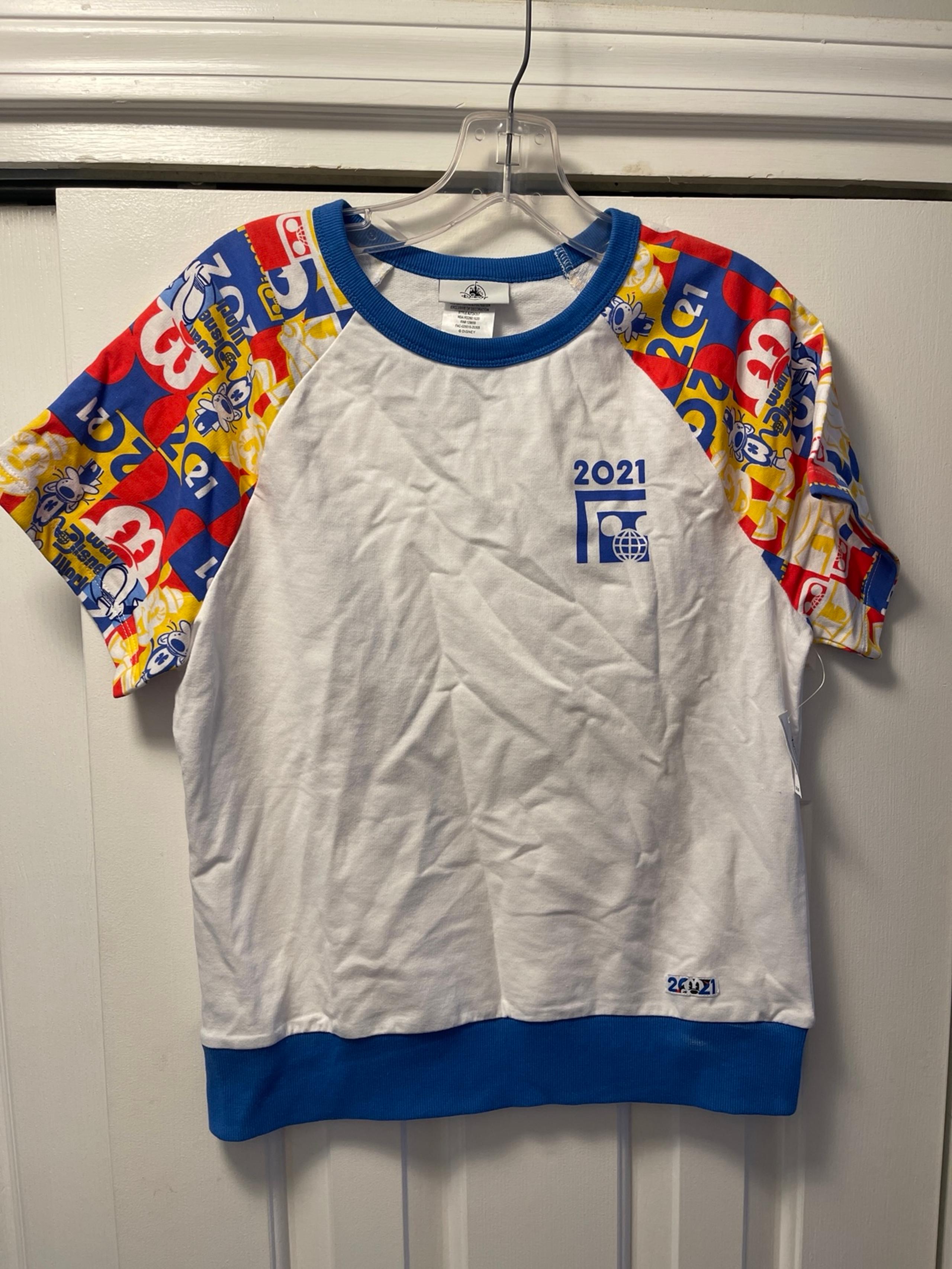 Disney Parks Walt Disney World 2021 Mickey Mouse T-Shirt Womens Size Small New!
