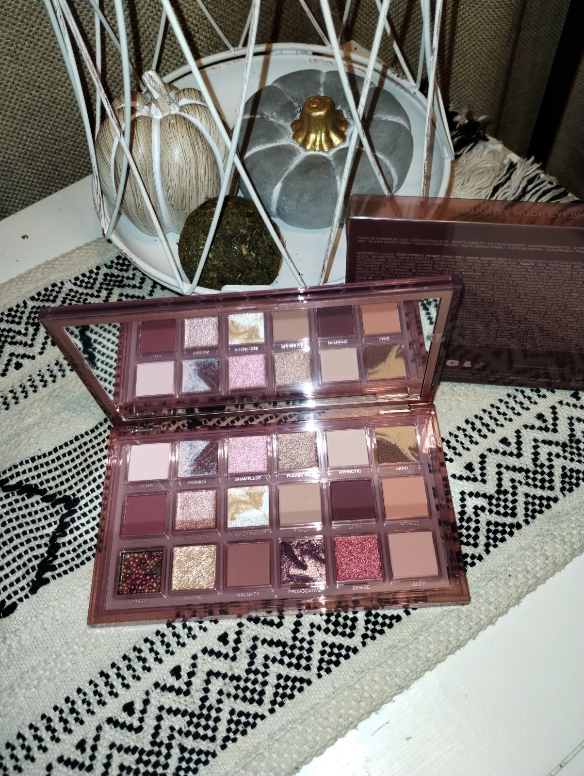 Huda beauty naughty