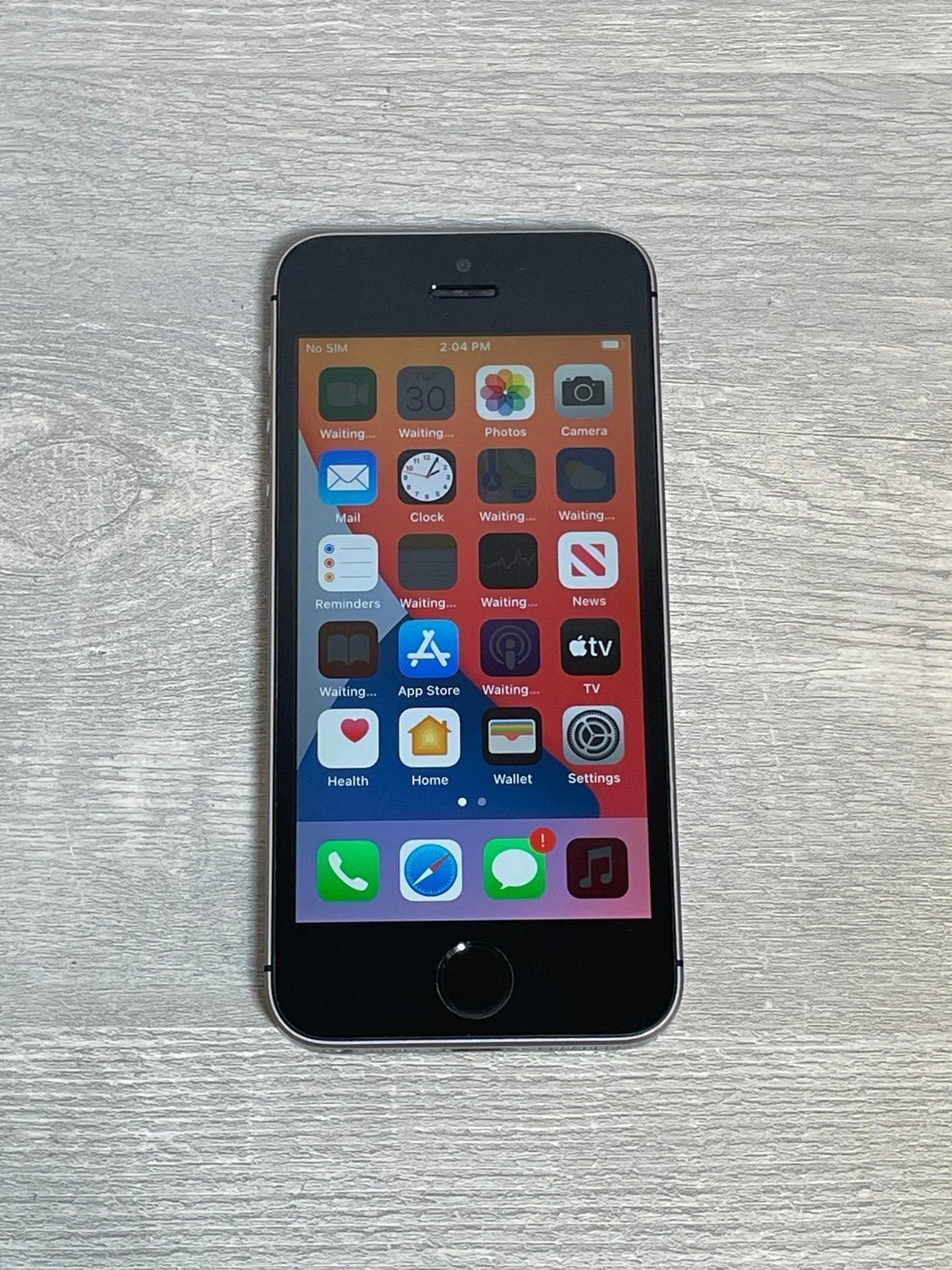Apple iPhone SE 1st Generation 16GB in Space Gray for Unlocked