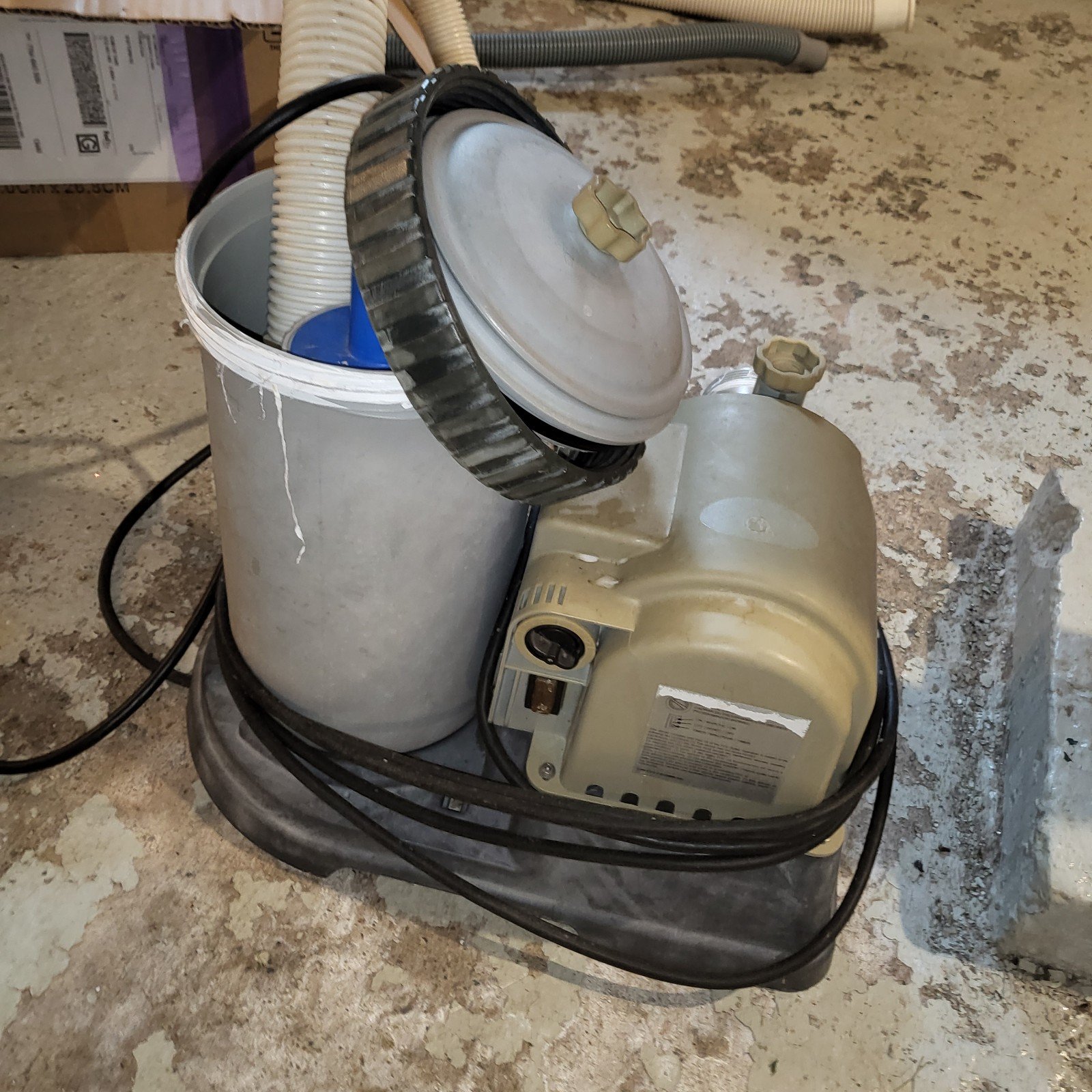 Intex pool filter pump .