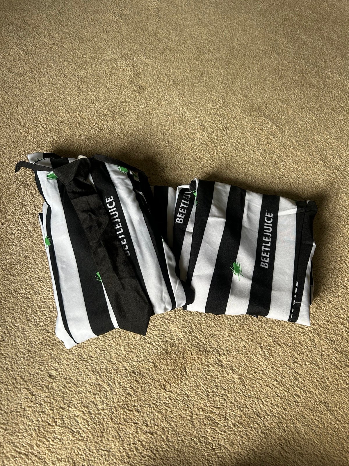 Beetle juice costume size 10/12