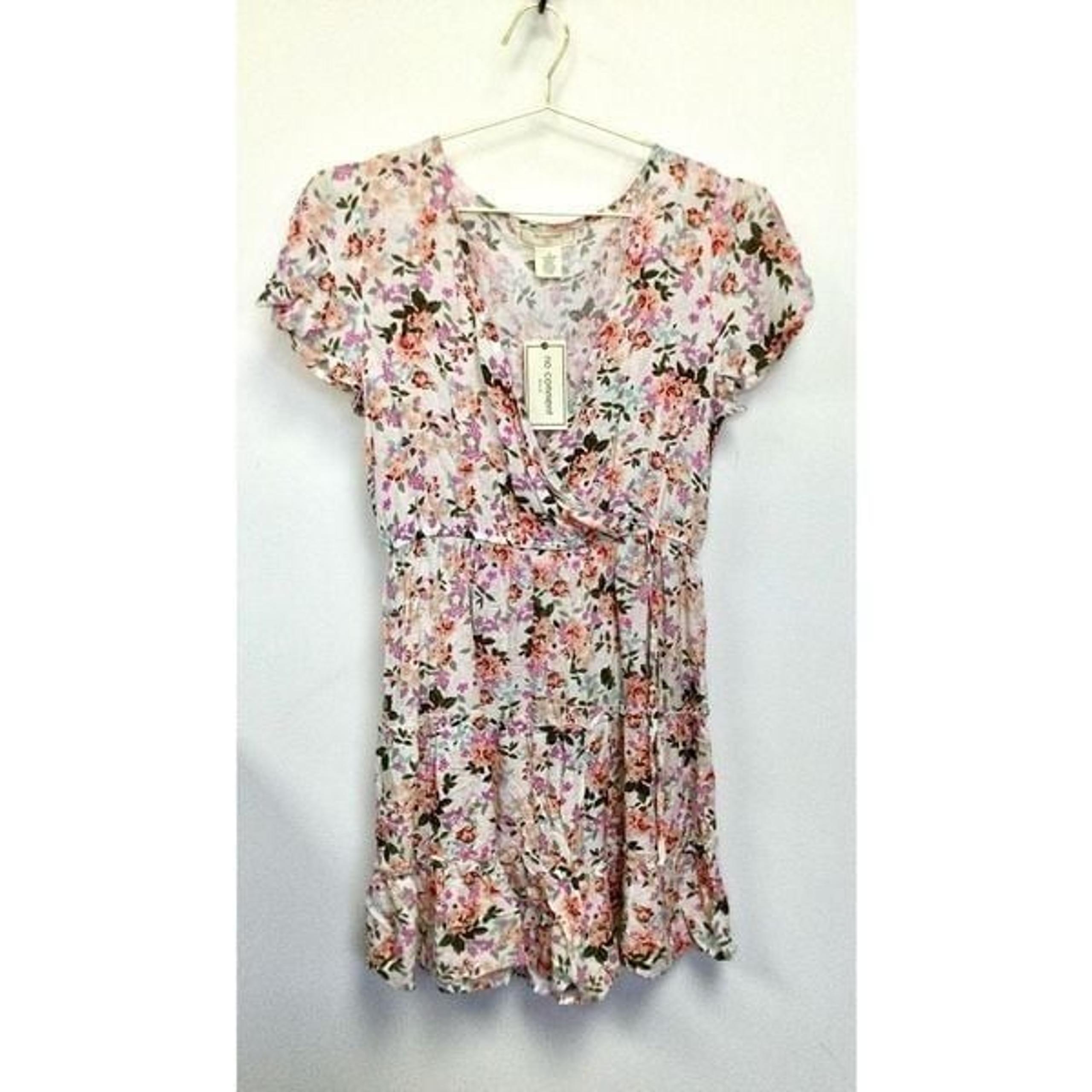 NWT No Comment Womens Pink Floral V-Neck Flutter Sleeve Mini Dress Size Large