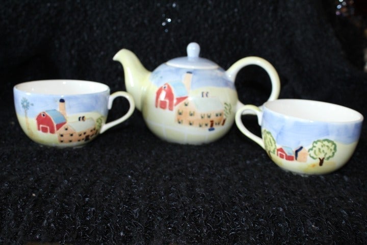 HERMAN DODGE AND SON HOMESTEAD FARMING COLLECTION HANDPAINTED TPOT AND 2 MUGS
