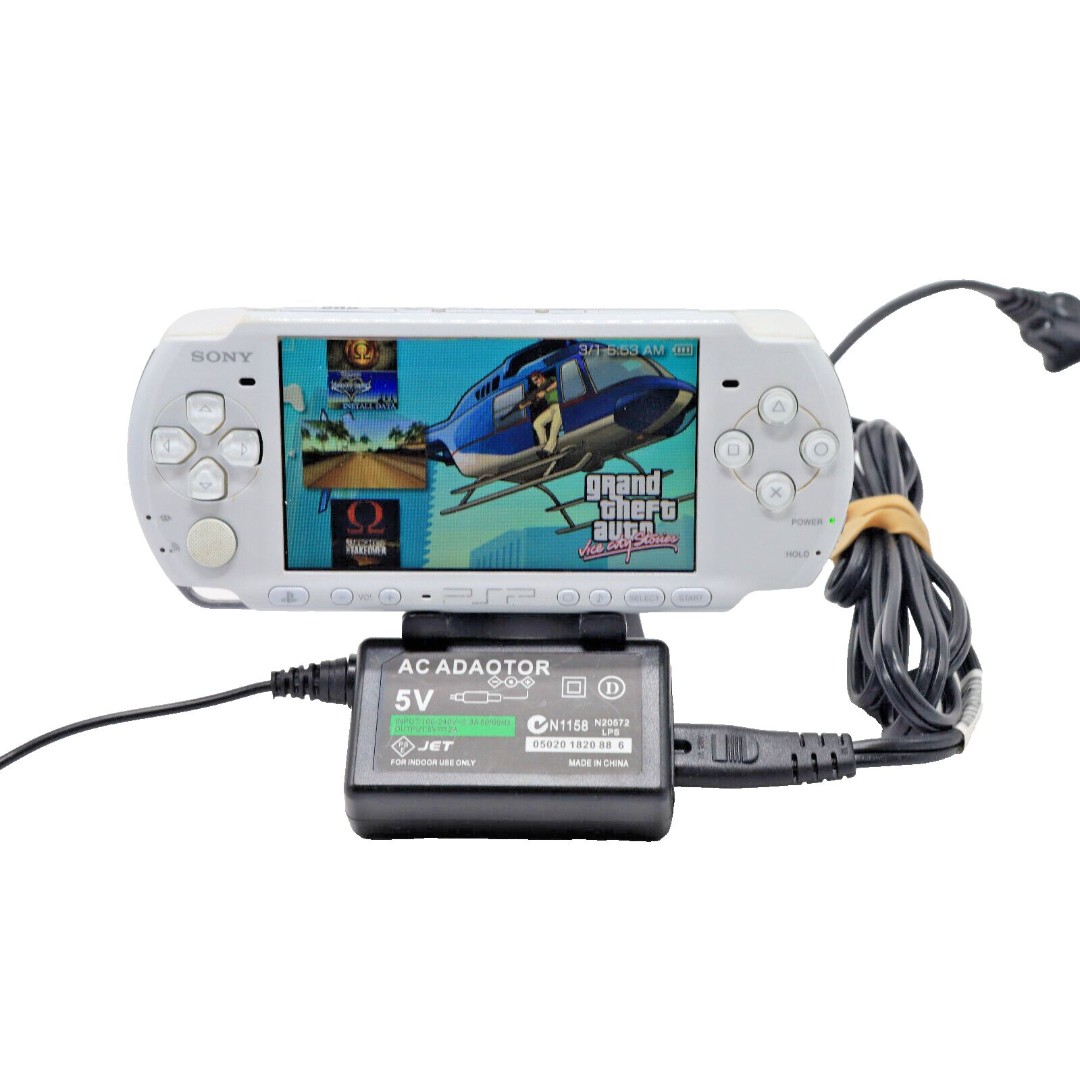 Sony PSP 3001 Pearl White With 32GB SD Full of Game