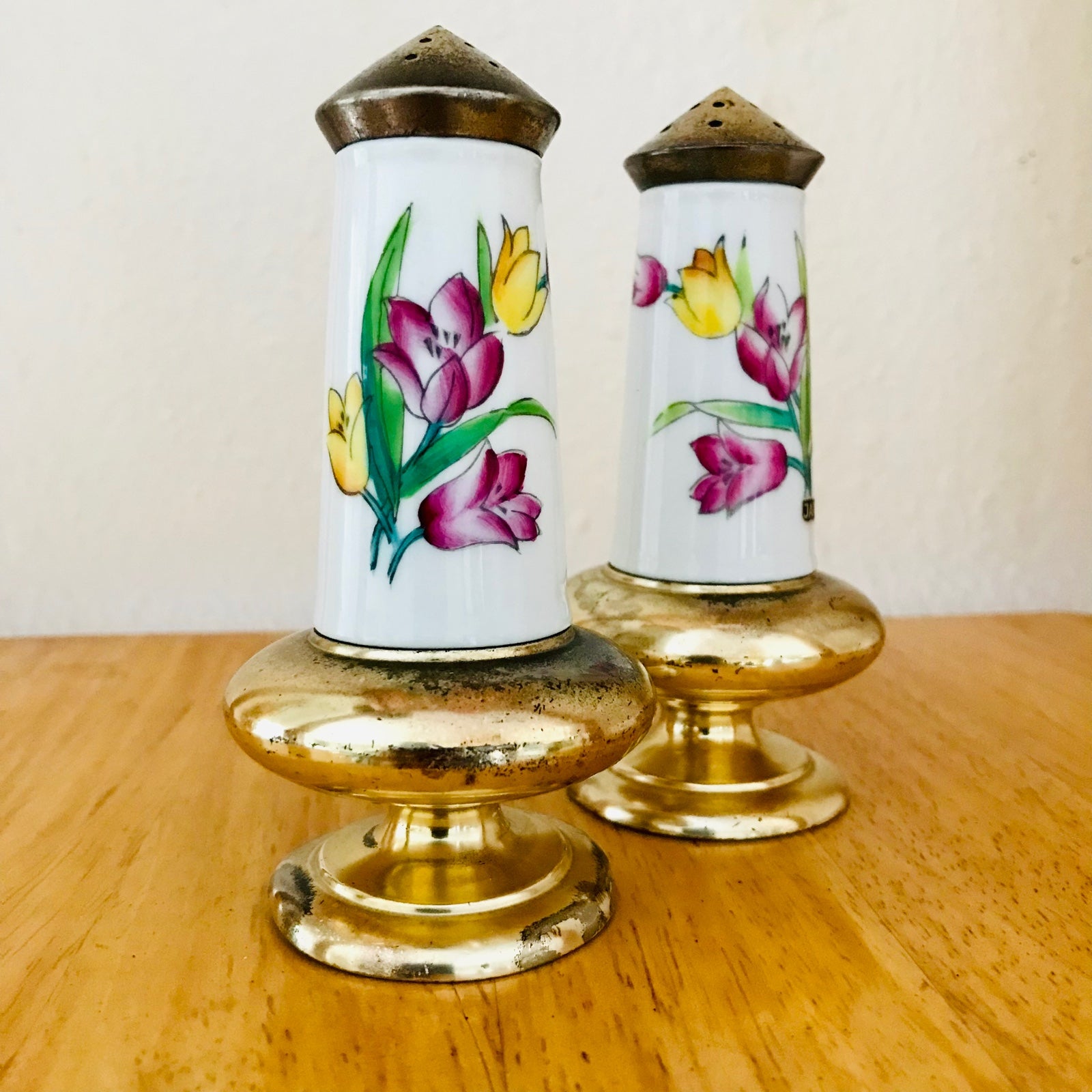 Vintage Dynasty by Nasco Multicolor Floral Flowers Tulips Salt & Pepper Shakers