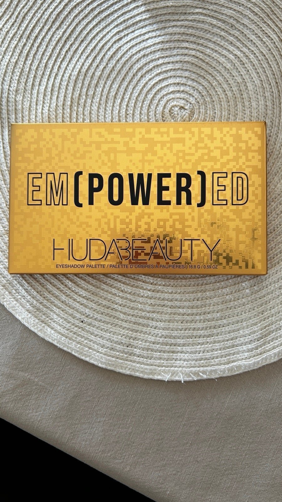 Huda Beauty Empowered eyeshadow palette