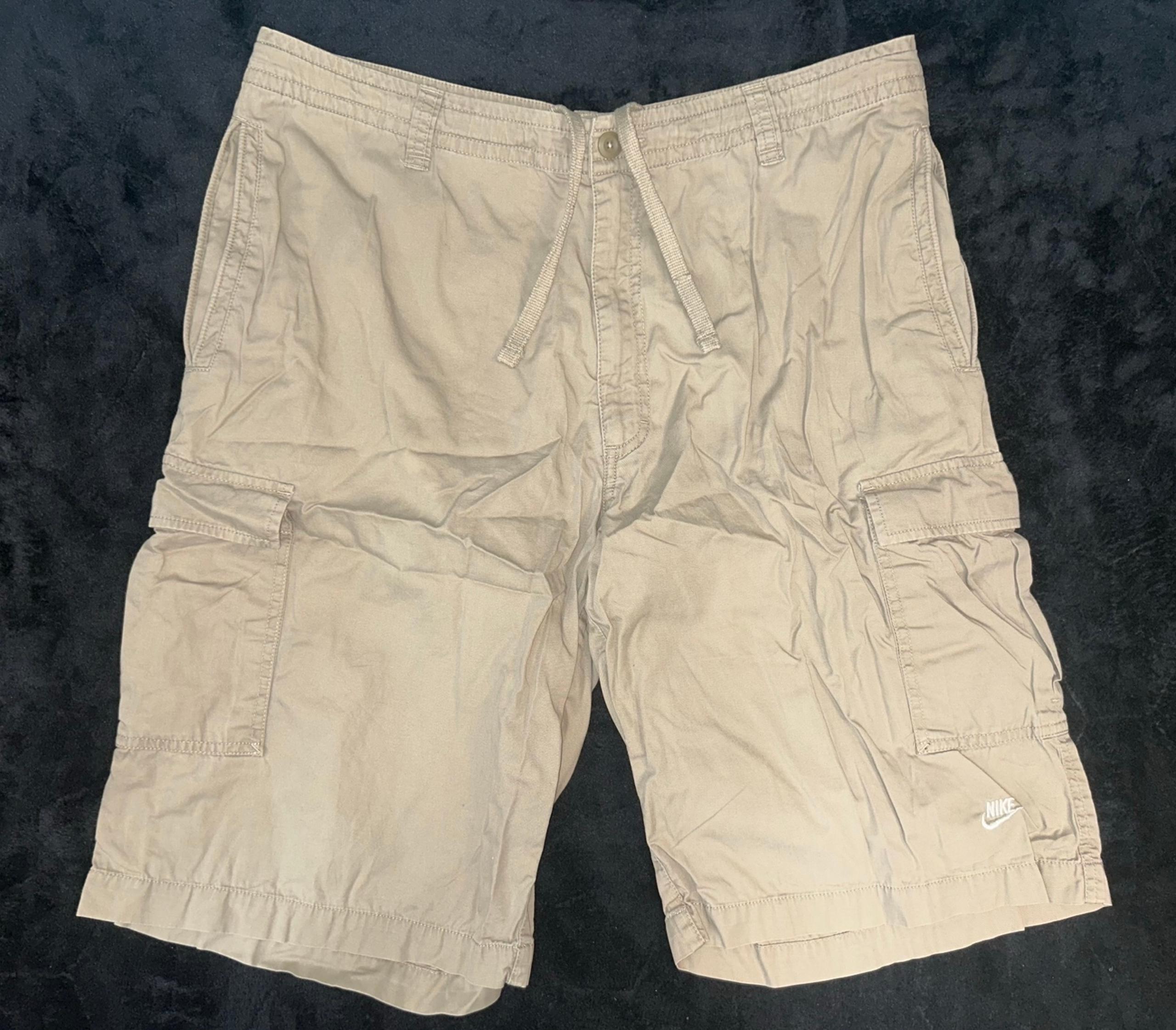 VTG Nike Cream Cargo Shorts Men’s Size Large Front Strings Gray Tag Baggy 34