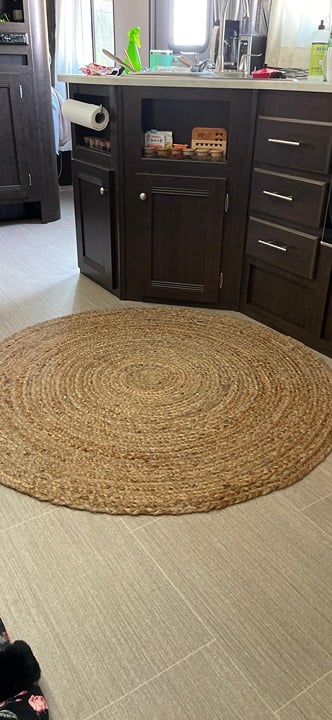 Hand Woven Farmhouse Jute Area Rug, 4' Round, Natural