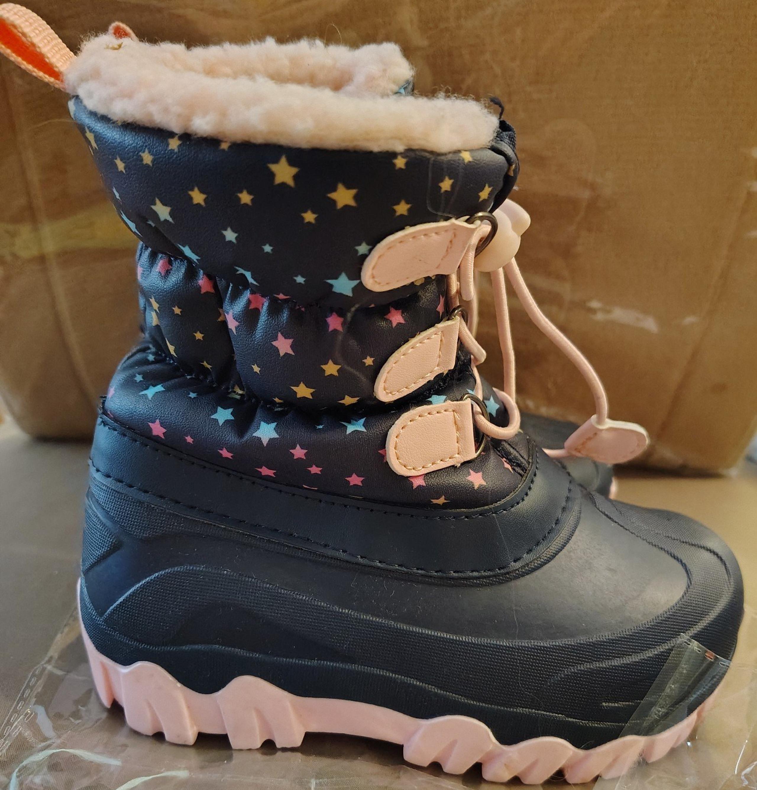 Members Mark girls Snow Boots Star -10 Degree Cold  Size 11/12