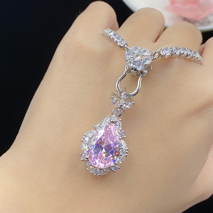 Light pink zircon water drop necklace