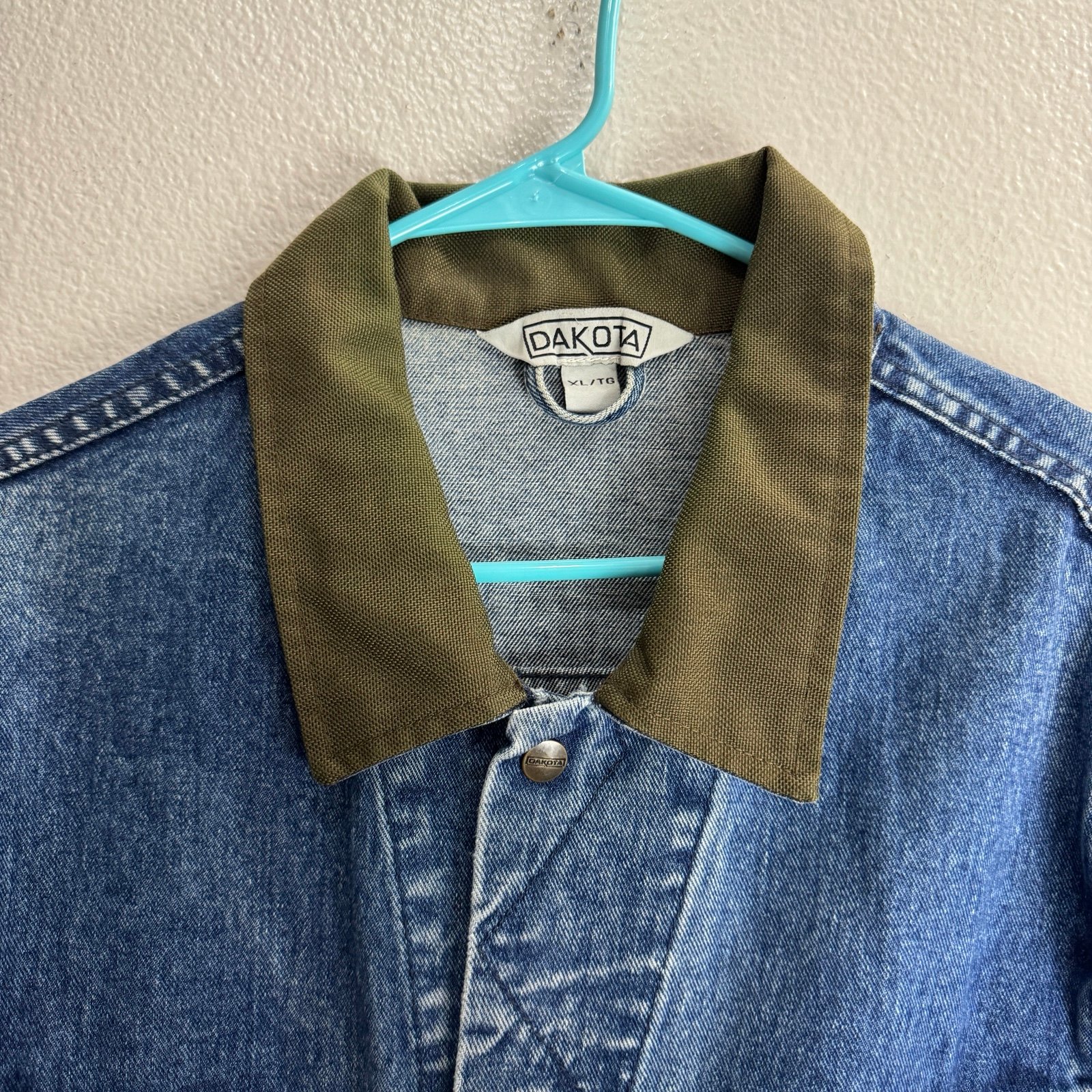 Dakota Vintage Denim Jacket Zip Off Sleeves Size XL