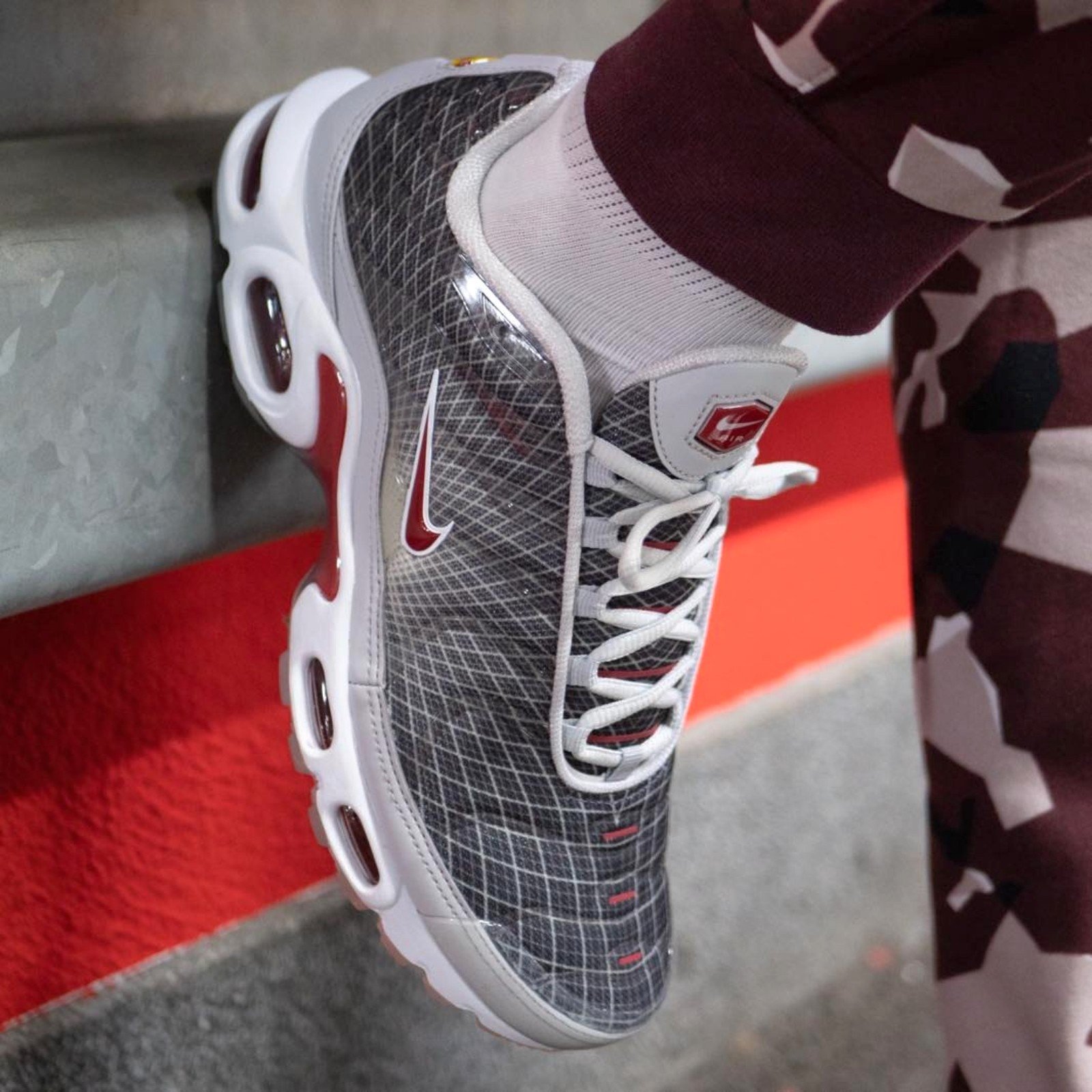 Nike Air Max Plus OG Men’s SZ.10.5  "Wave Grid Grey" BV1983-001 New