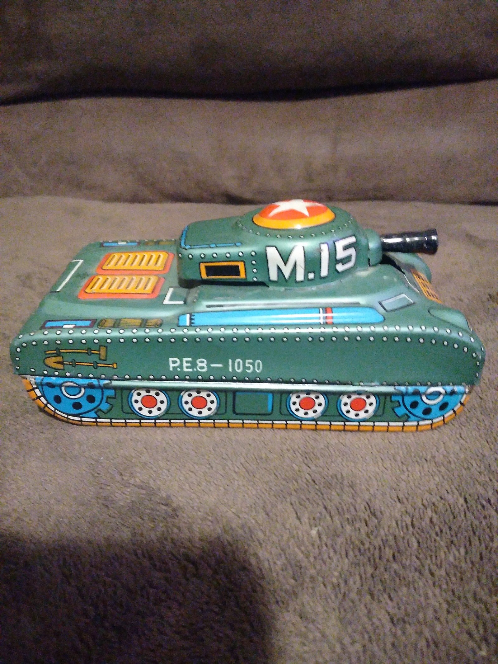 Vintage daiya m-15 tin friction tank