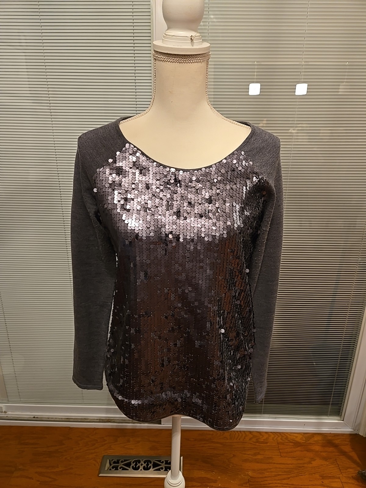 MILLY GRAY Merino Wool Sequin Sweater Small Top Knit Pullover Scoop Neck