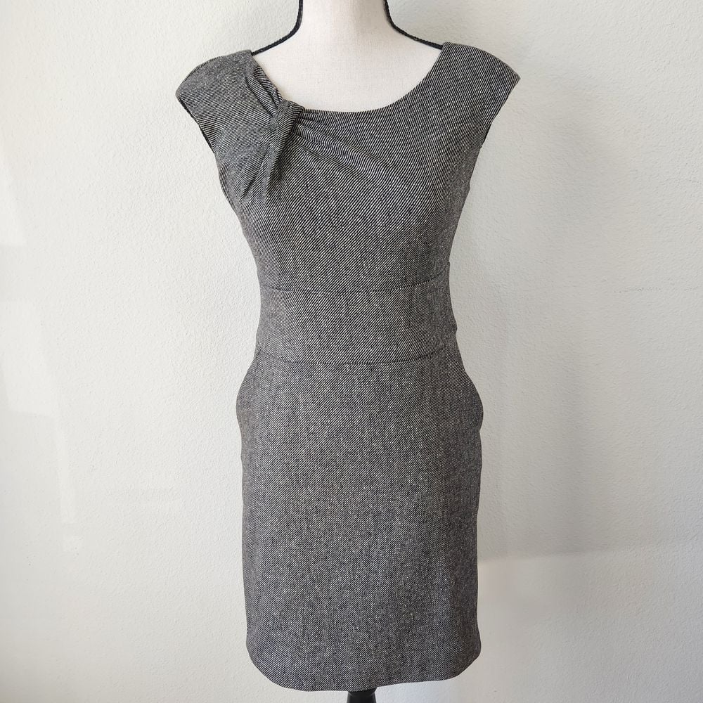 Banana Republic Womens Stretch size 2 Black Gray Wool Dress with Pockets