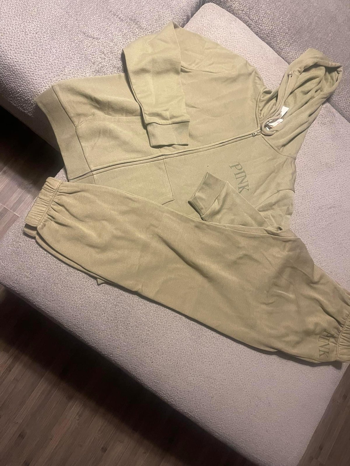 Vs pink olive full zip set
