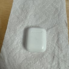 Apple AirPods 1st Generation in White