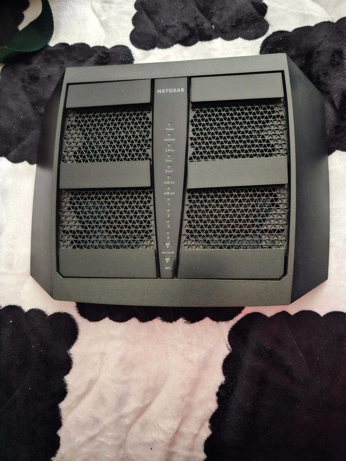NightHawk X6 R8000 AC 3200
