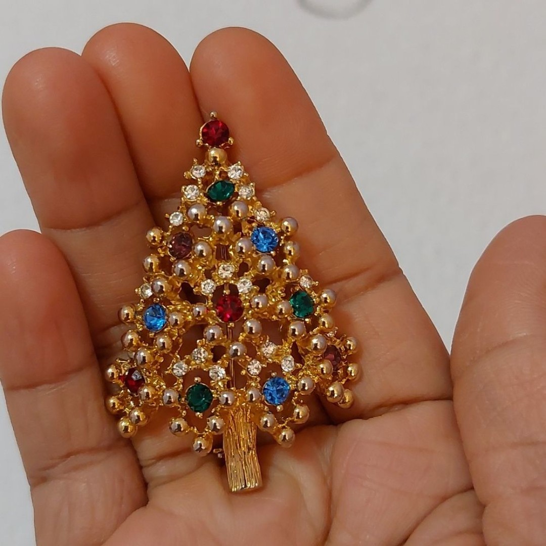 Vintage EISENBERG Christmas Tree Brooch Textured Gold Tone Colorful Rhinestones