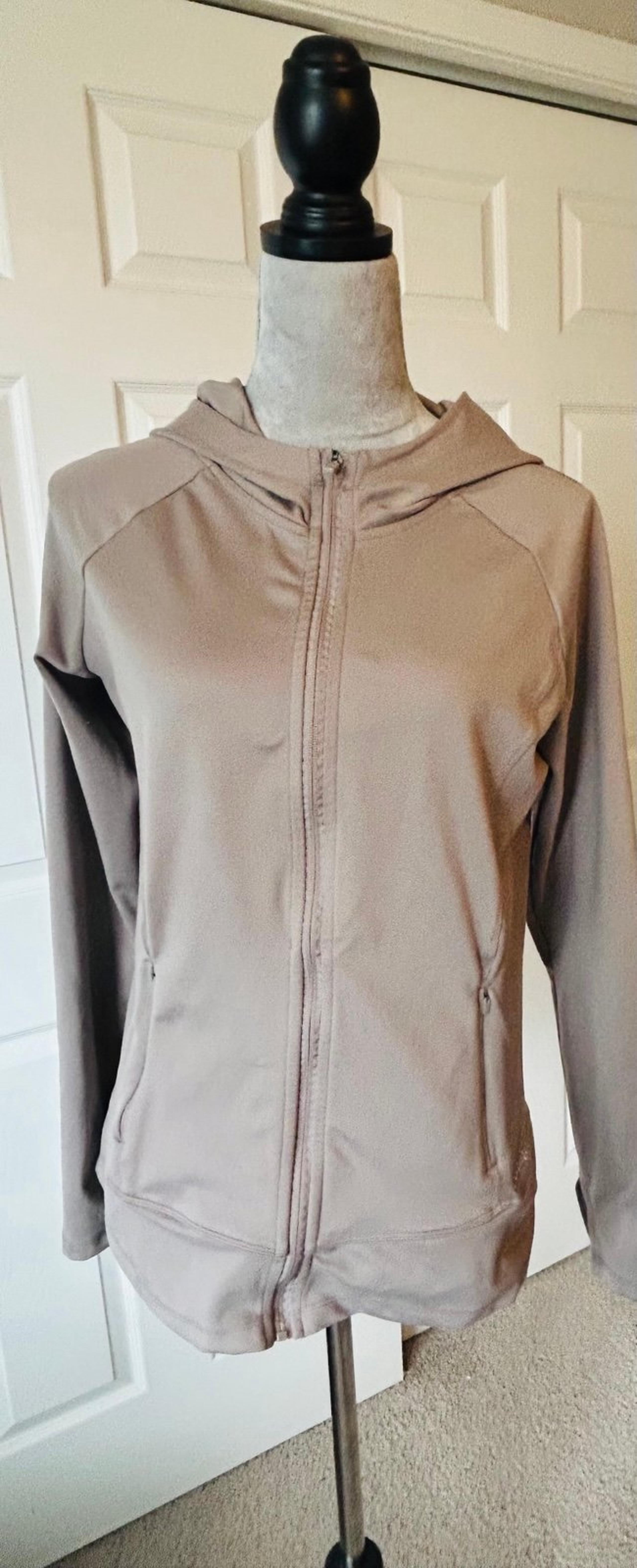 Eddie Bauer Women’s Workout Hoodie lightweight Jacket Size Medium