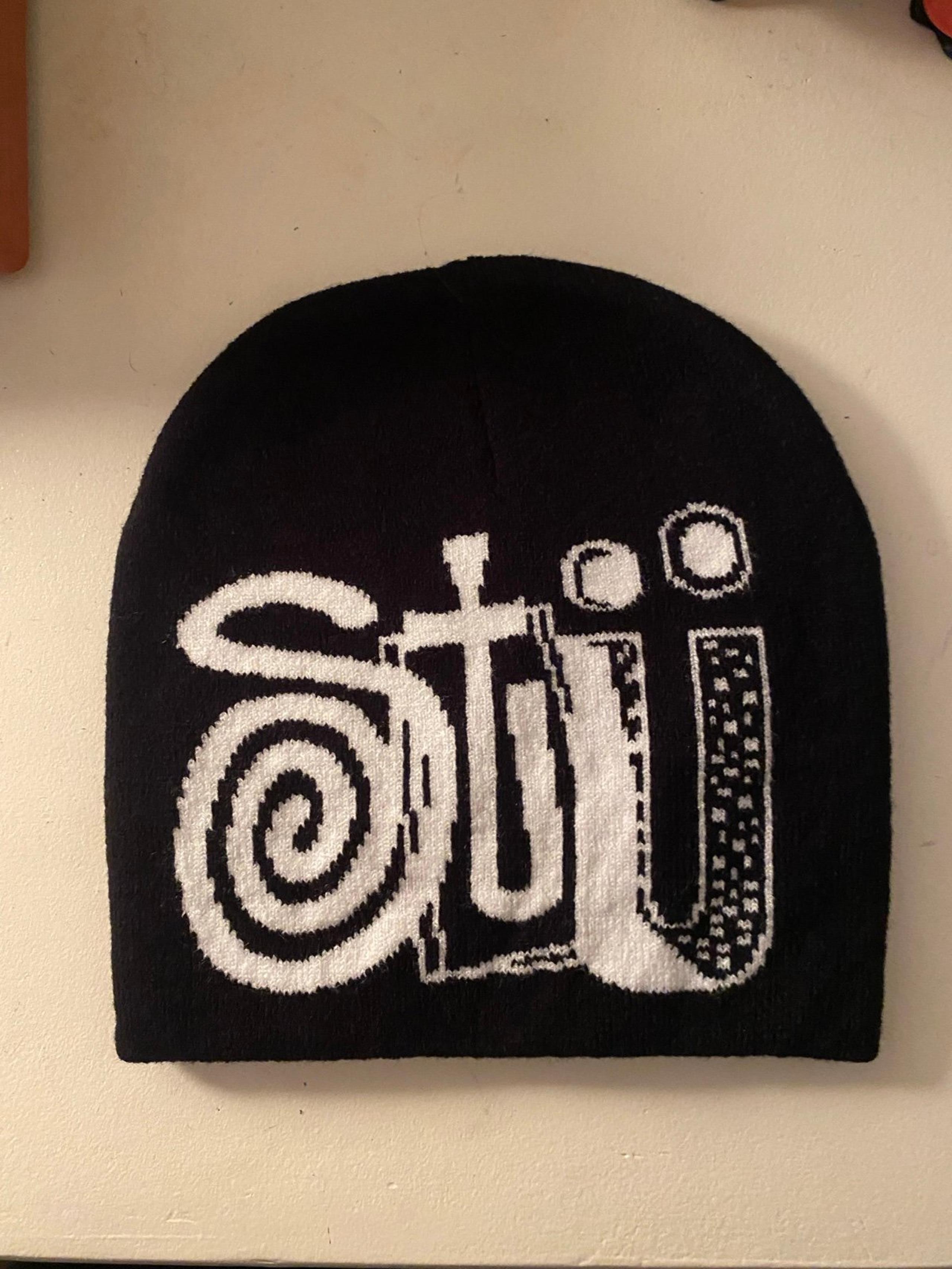 Y2K black stussy beanie