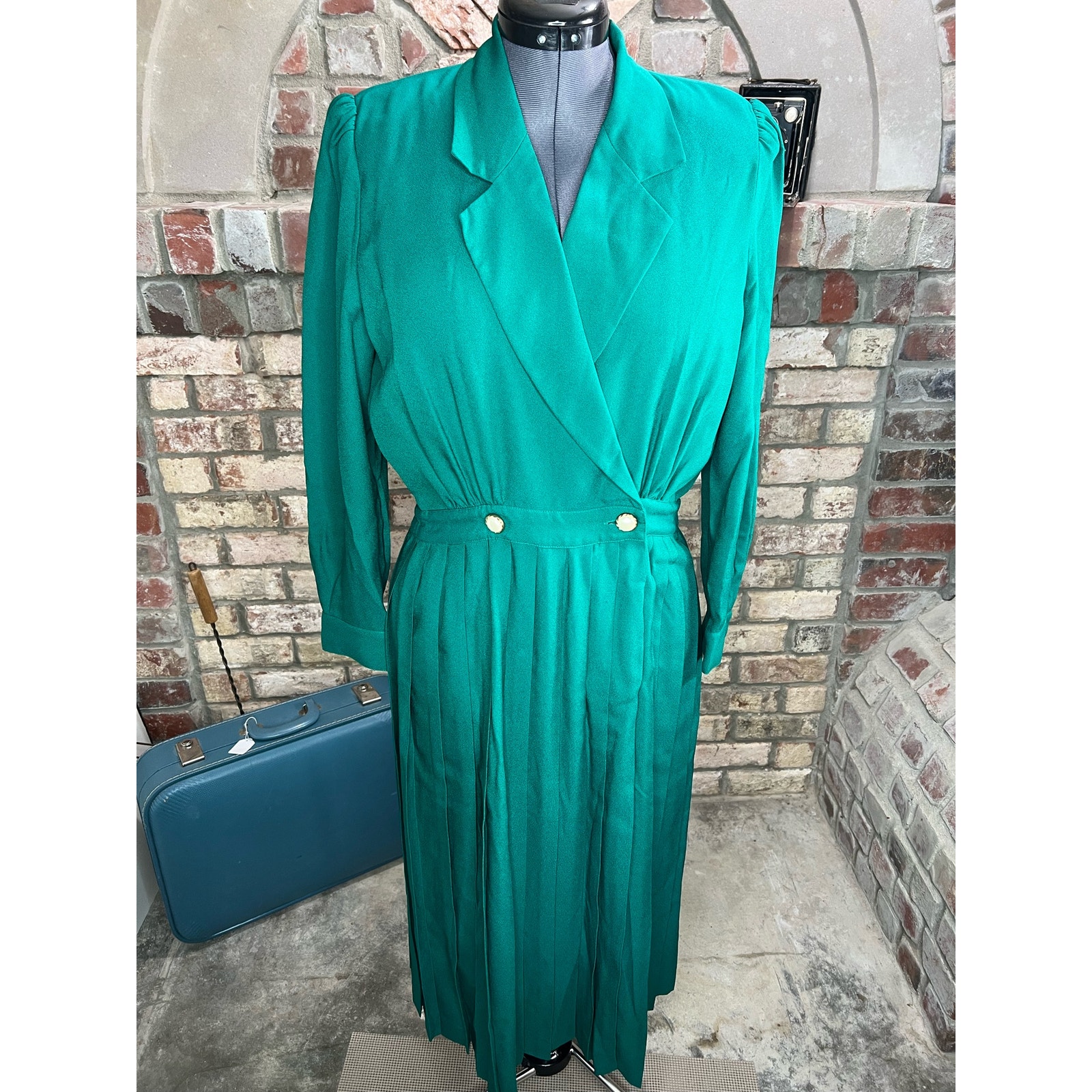 Talbots suit dress kelly green pearl button