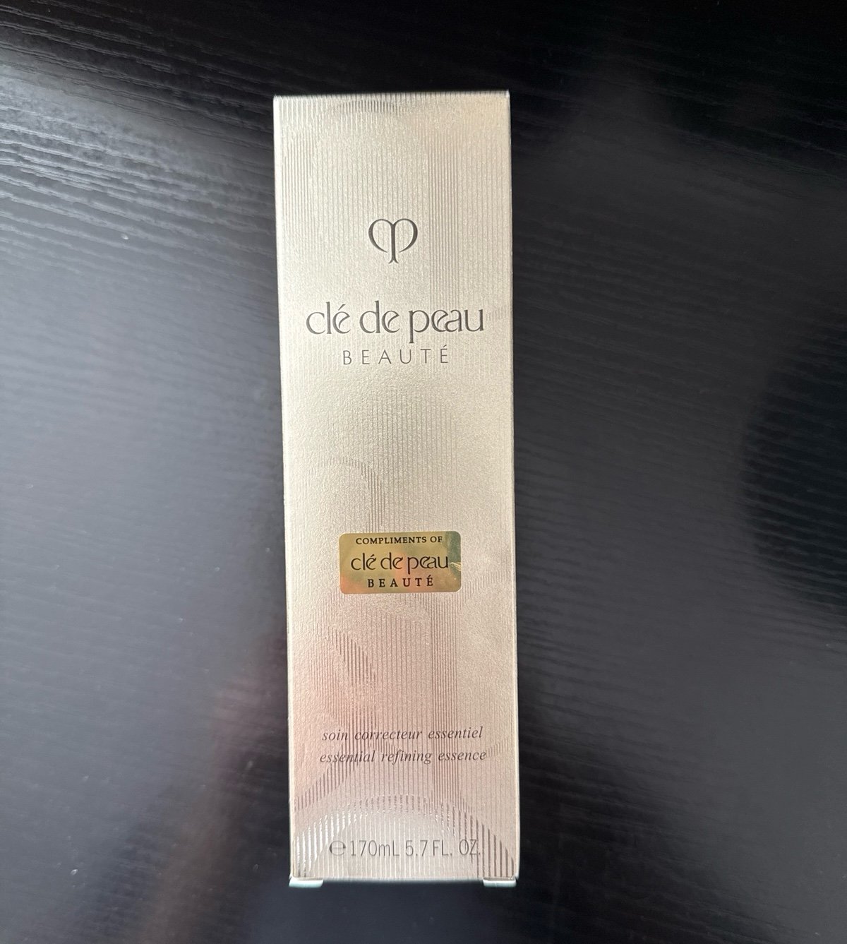 Cle De Peau ESSENTIAL REFINING ESSENCE
