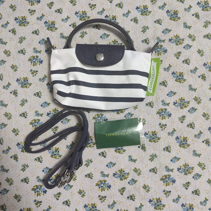Longchamp black and white handle bag with shoulder strap