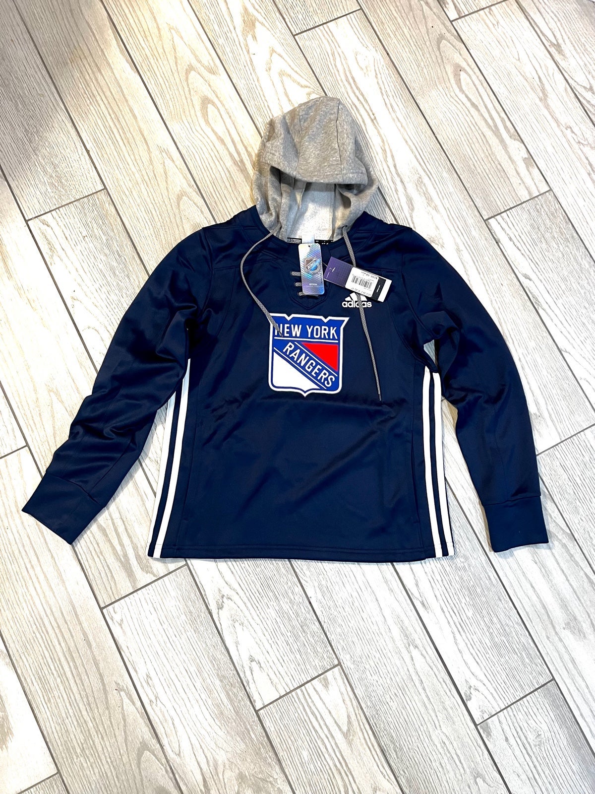 ADIDAS~NWT~NHL Women’s Collection 21 NEW YORK RANGERS Size M