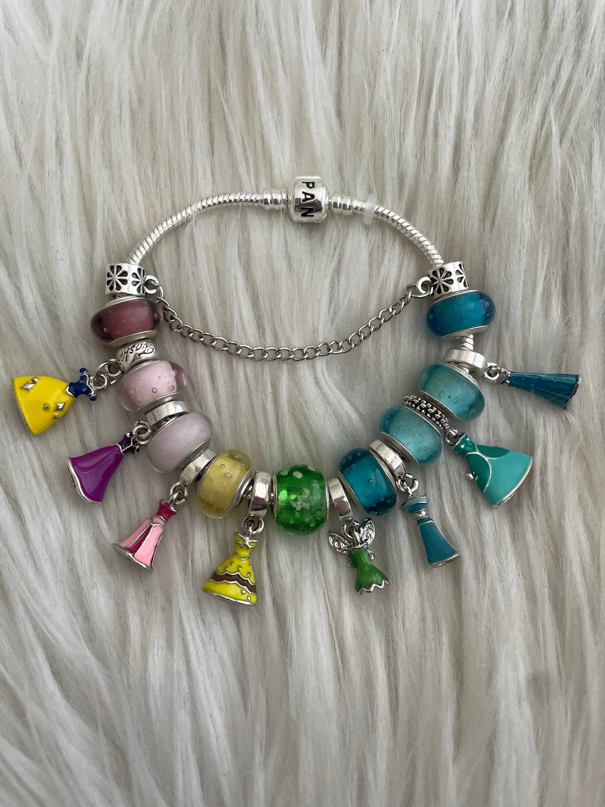 8.3” Pandora Bracelet With Disney Princess Charms 21cm With Pouch