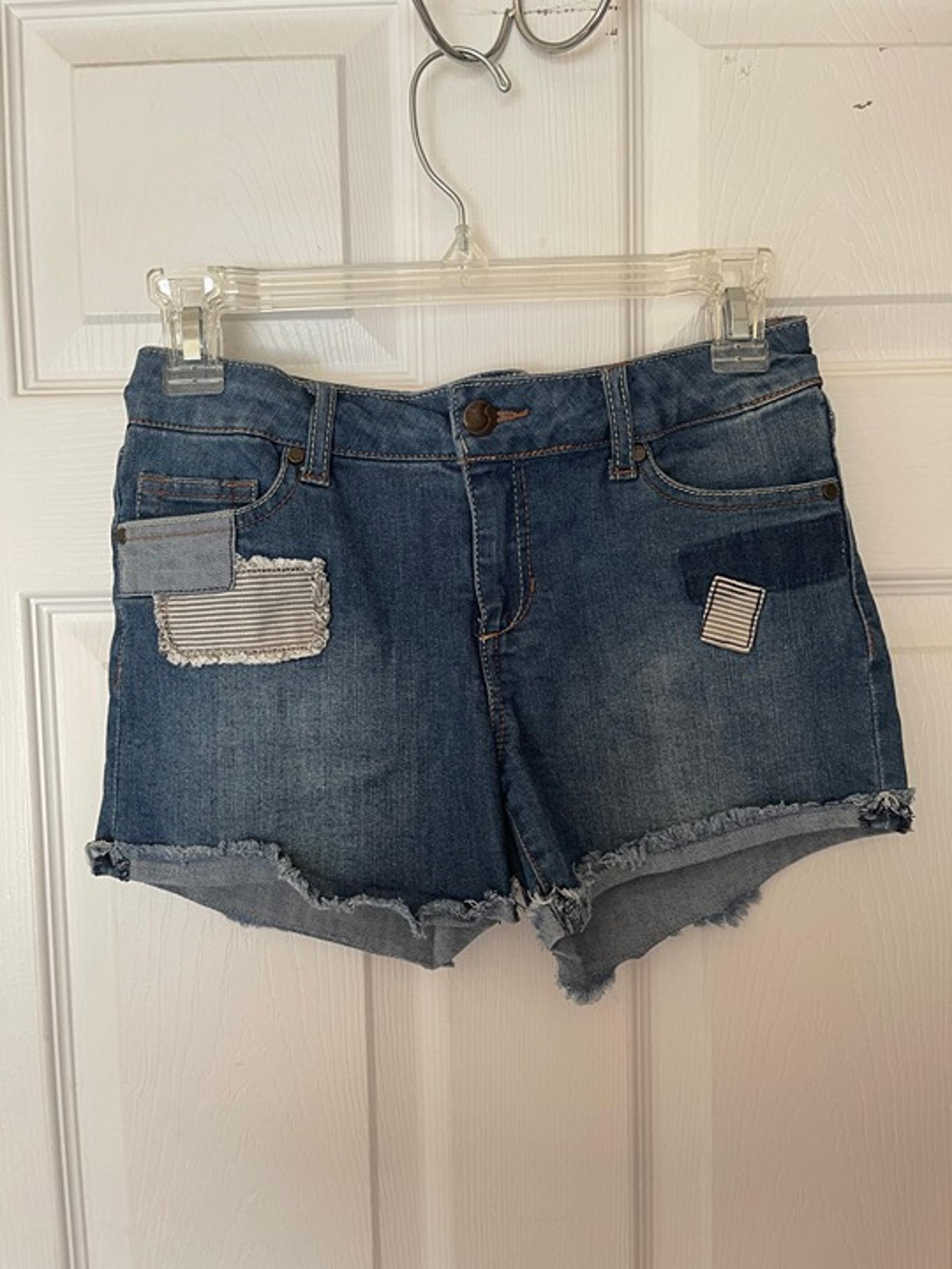 Joe’s Jeans The Markie Mid Rise Short Patched Blue Size 16