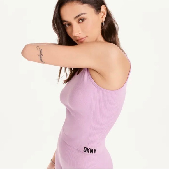 Top Women’s Large Twill Seamless Scoop Neck Tank Levander