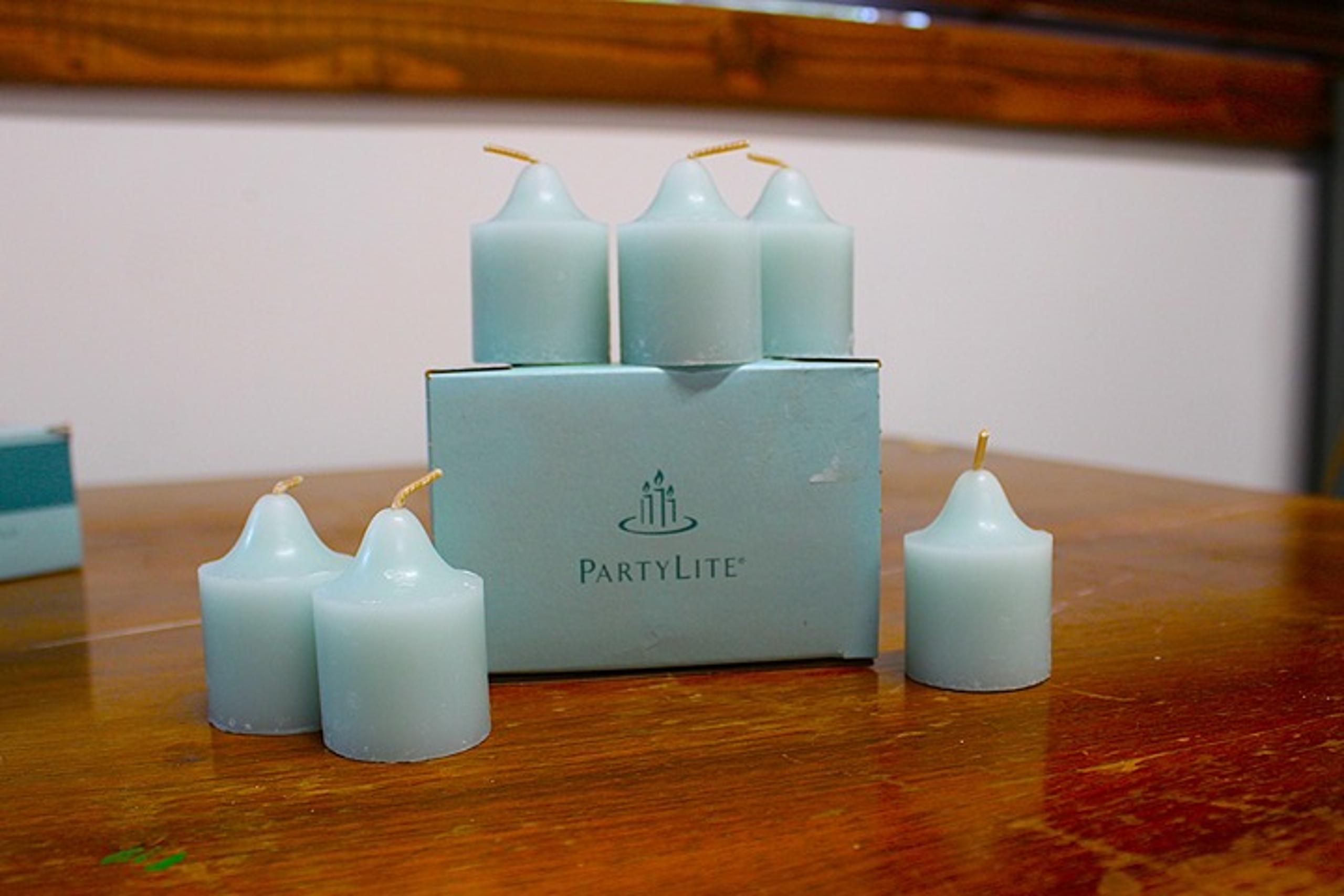 Partylite Calm Waters #V06143 votives 6 Candles Per Box Retired 2011
