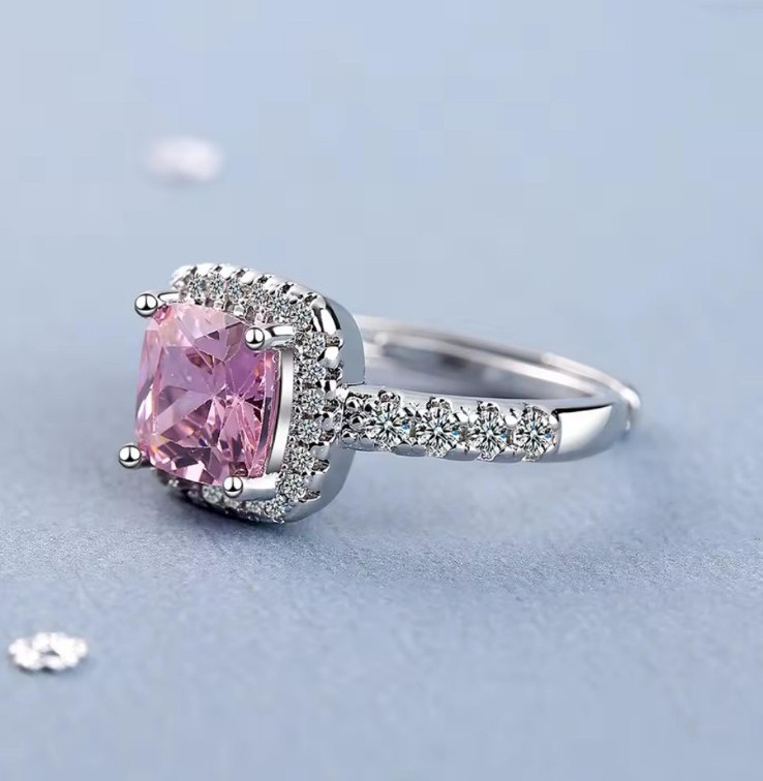 Fashion Mystic Pink Crystal Diamond Ring Size 8
