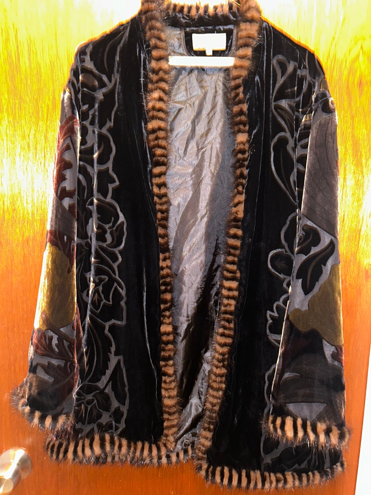 Light weight cover jacket beautiful pictures do not do it justice