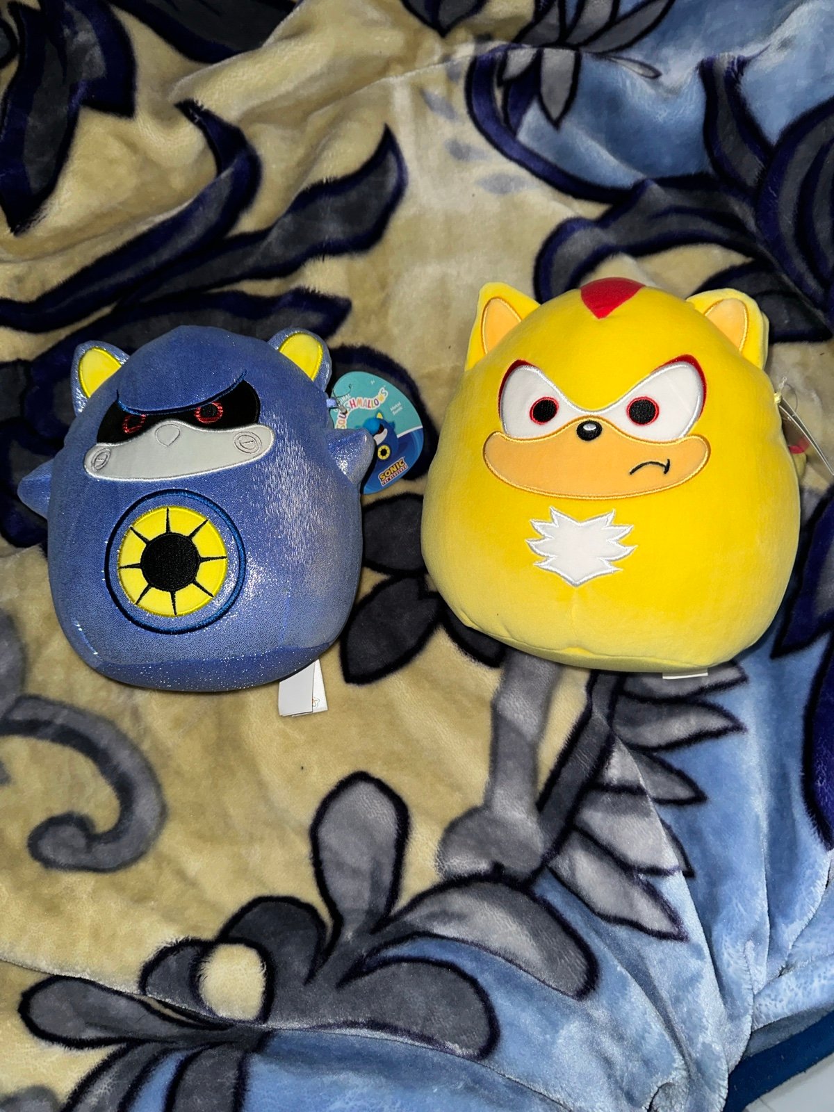 super shadow squishmallow/ metal sonic